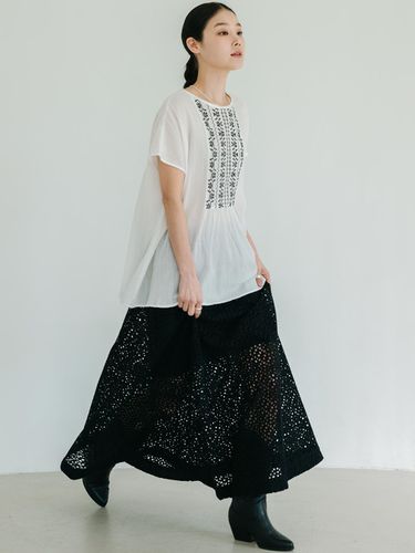 Eyelet Lace Long Black Skirt - J VINEYARD - Modalova