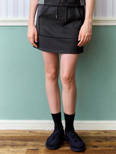 POCKET SWEAT MINI SKIRT (CHARCOAL) - PIECEMAKER - Modalova