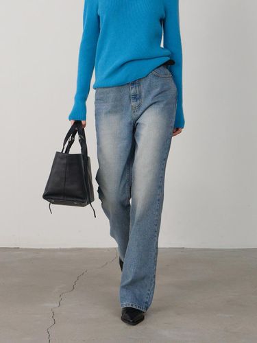 BOOTCUT DENIM PANTS (BLUE) - THEMARGOT - Modalova