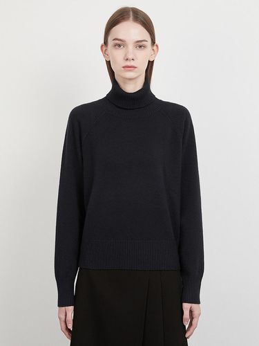 Basic Raglan Turtleneck Knitwear_ASKPOO41670 - SISTINA - Modalova