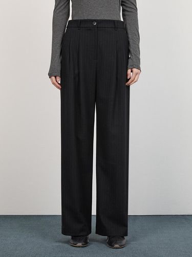 Stripe Two-Tuck Wide Pants_AWWSLO41130 - SISTINA - Modalova