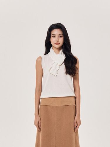 Cashmere Crewneck Sleeveless Knit Top [IVORY] (UFJKSN44AC) - UNIT - Modalova