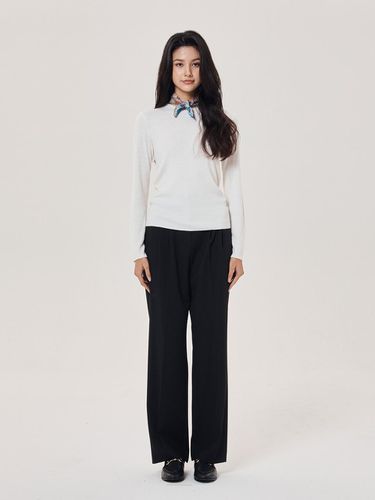 Double Pleated Wide Silhouette Slacks [BLACK] (UFJWBP384N) - UNIT - Modalova