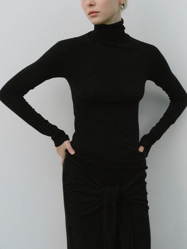 Raglan Wool Body-Hugging Turtleneck [Black] - HESS - Modalova