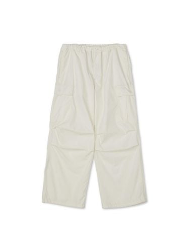 Wide Fit Cotton-Nylon Cargo Pants [Beige] - MARKM - Modalova