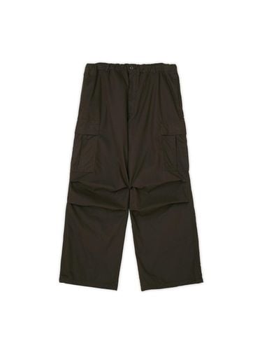 Wide Fit Cotton-Nylon Cargo Pants [Brown] - MARKM - Modalova