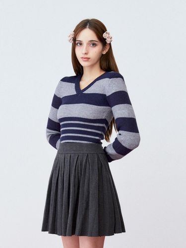 Stripe V-neck Cropped Knit [Navy] - koolkitten - Modalova