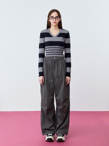 Oversized Pintuck Nylon-Cotton Cargo Pants [Charcoal] - koolkitten - Modalova