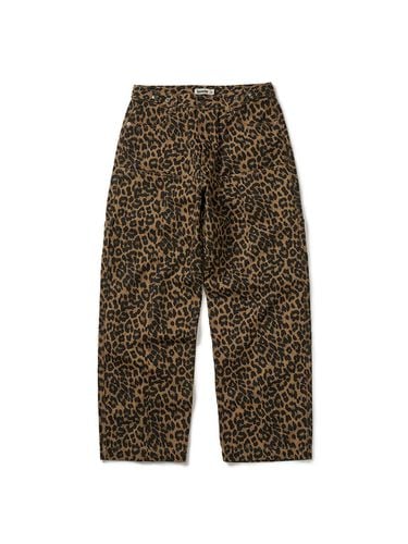 Leopard Print Cotton Twill Regular Tapered Pants [Beige] - karactor - Modalova