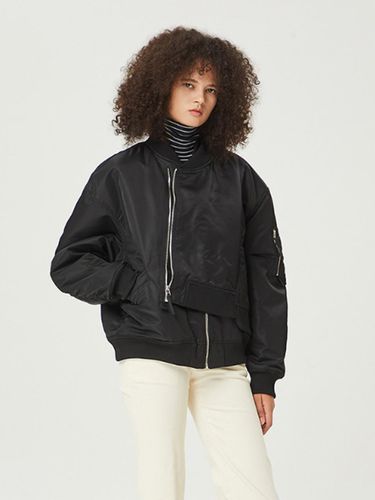 Diagonal Zip-up Modified Oversized Padded Jacket (NADW0-WHH510_450) - comgen - Modalova