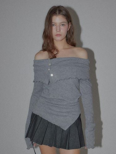 Button Off-Shoulder Slim-Fit T-shirt [Grey] - DEARSTALKER - Modalova