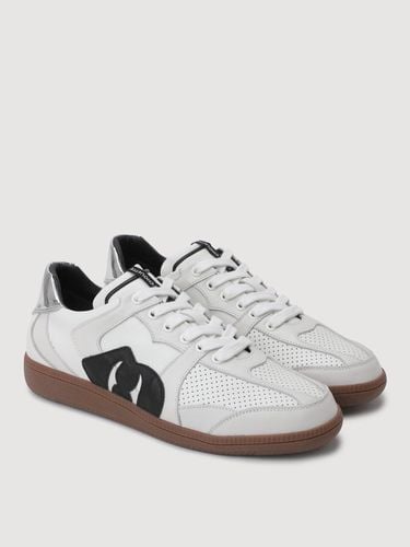 Perforated Color Block Premium Hybrid Sneakers [Beige] (LK1CM25010WHX) - LUCKY CHOUETTE - Modalova