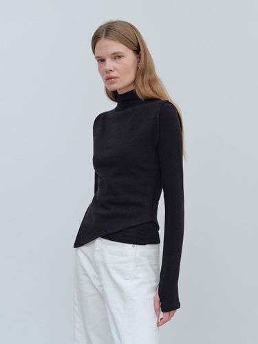 Layered Mock Neck Wool Blend T-shirt [Black] - YUSE - Modalova