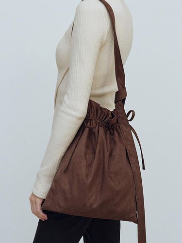 Suede Drawstring Adjustable Shoulder Bag [Brown] - YUSE - Modalova