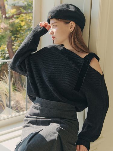 Velvet Ribbon Unbalanced Off-Shoulder Sweater [] - ZEROSTREET - Modalova