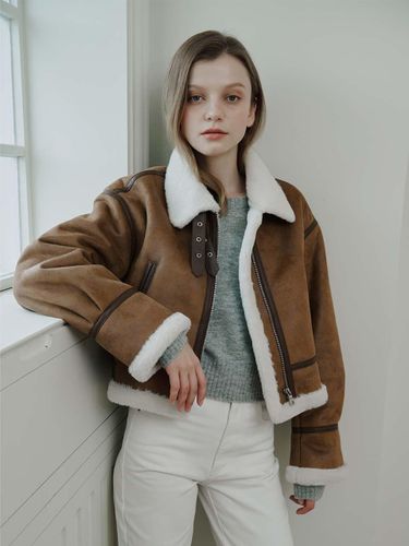 Suede Cropped Fur Mouton Jacket [Beige] - LeftSeoul - Modalova