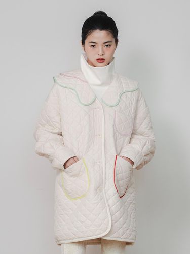 Quilted Oversized A-line Coat [Ivory] - GAYEON LEE - Modalova