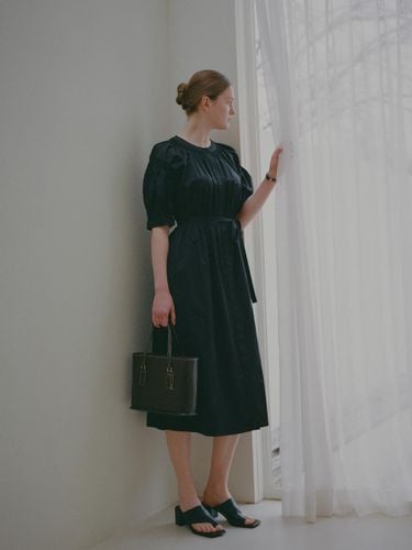 Smocking Puff Cotton Short-sleeve Dress [BLACK] - FOLNUA - Modalova