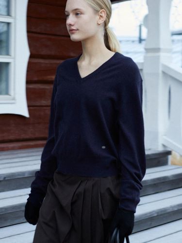 Wool Blend V Neck Standard Fit Knit [NAVY] - FOLNUA - Modalova