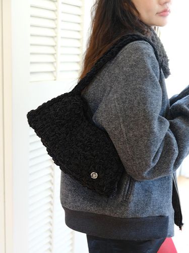 Velvet Hand-knitted Baguette Shoulder Bag [Black] - Spicethingsup - Modalova