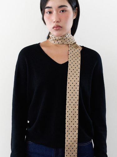 Dot Silky Long Scarf [Brown] - geegee - Modalova