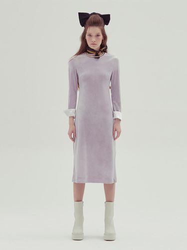 Velvet Round Neck Midi Dress [Lavender] - emilee F - Modalova