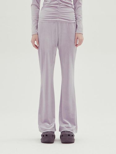 Stretch Flare Velvet Pants [Lavender] - emilee F - Modalova