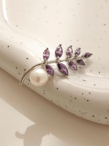 Pearl Cubic Leaf Brass Brooch [] (BB0439) - J.Lauren - Modalova