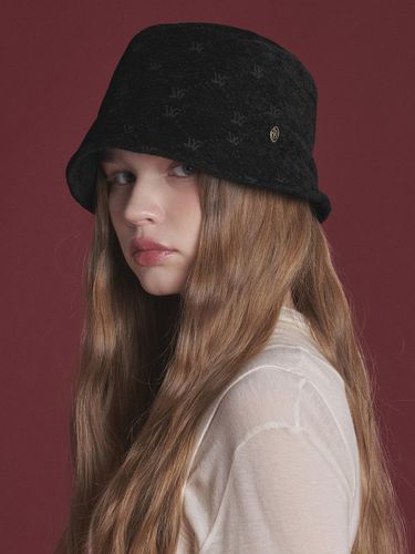 Jacquard Cut Line Floppy Chenille Hat - WHITE SANDS - Modalova