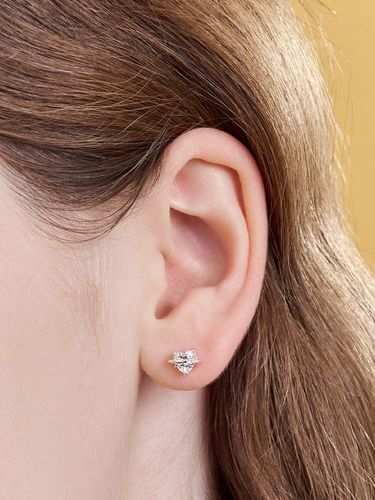 Saturn Heart Cubic Earring - ENGBROX - Modalova