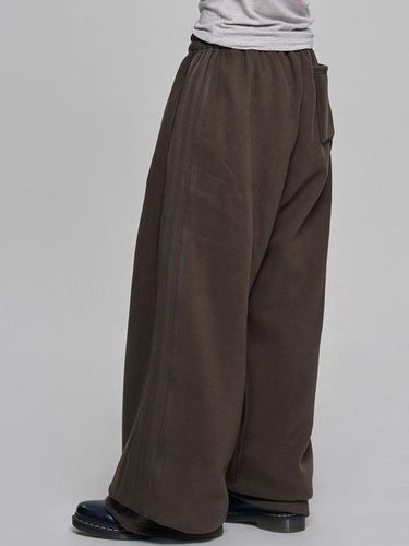 Brushed Fleece U-One Tape Pants [BROWN] - chicks - Modalova