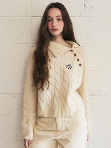 Button High-Neck Cable Wool Knit [Ivory] (MAEDKN16MIV) - marieclaire - Modalova