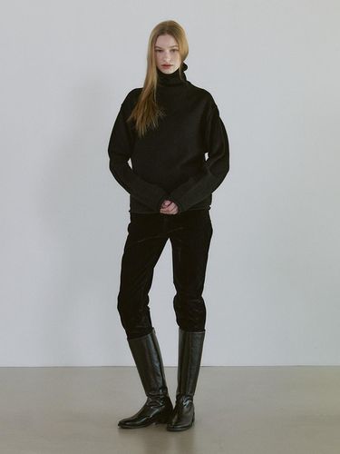 Cashmere Turtleneck Relaxed Fit Knit [BLACK] - STAYPEOPLE - Modalova