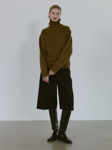 Cashmere Rolled Trim Turtleneck Knit [MOCHA] - STAYPEOPLE - Modalova