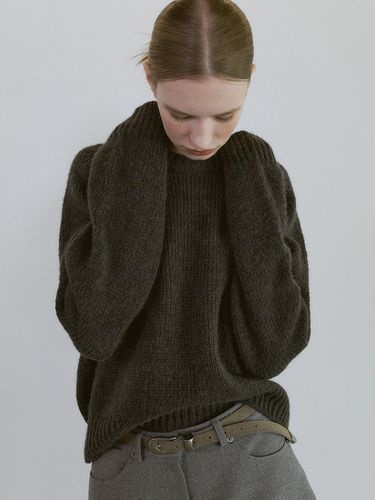 Alpaca Herringbone Round Neck Sweater [CHARCOAL] - STAYPEOPLE - Modalova