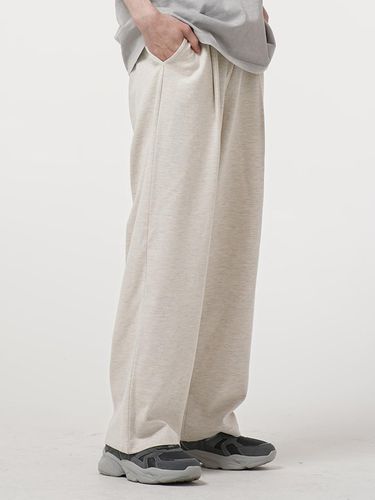 One-Tuck Relaxed Fit Wide Sweatpants [Light Brown] - GAKKAI UNIONS - Modalova