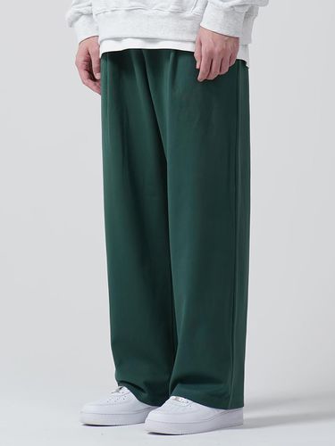 One-tuck Wide Cotton Sweatpants [Dark Green] - GAKKAI UNIONS - Modalova