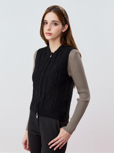 Diamond Pattern Slim Fit Knitted Two Way Zip Up Vest [BLACK] - koolkitten - Modalova