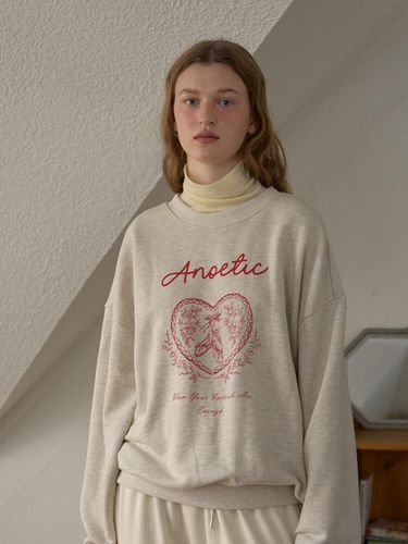 Love Basic Heart Graphic Sweatshirt [Light Brown/Navy] - ANOETIC - Modalova