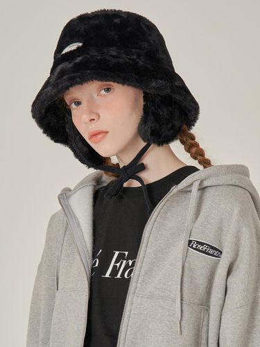 Plush Polyester Fur Bucket Hat [Black] - Rosefrantz - Modalova