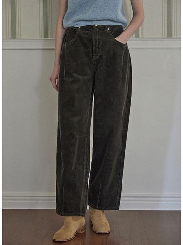 Mellow Corduroy Baggy Pants [Khaki] - HAINT - Modalova