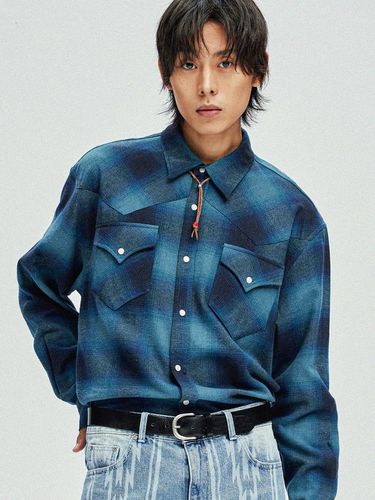 Flannel Plaid Western Relaxed Fit Shirt [Pacific] - KND - Modalova