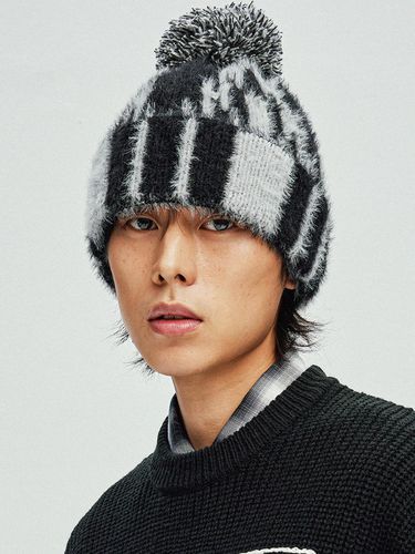 Navajo Pattern Chunky Beanie [Black] - KND - Modalova