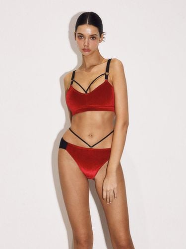 Velvet Wireless Detachable Bralette [RED] - VINAJ - Modalova