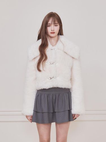 Sailor Eco Fur Toggle Jacket [Ivory] - NOT YOUR ROSE - Modalova