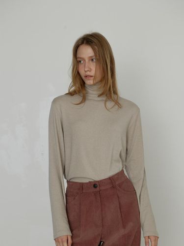 Wool Blended Loose Fit Turtleneck Tee [Beige] - But’ton - Modalova