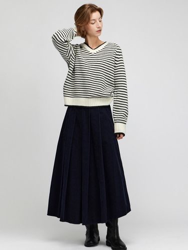 Cozy Corduroy Pleated Midi Skirt - KOZNOK - Modalova