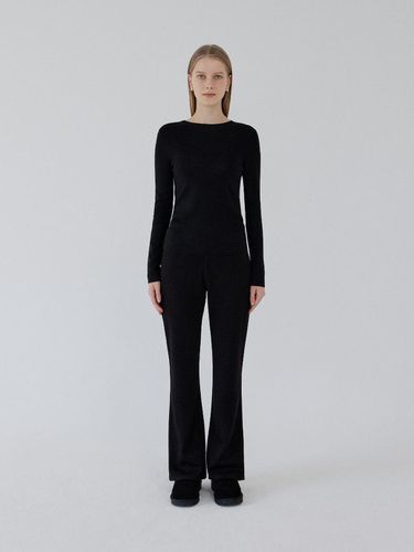 Soft High-Density Ribbed Flared Pants [Black] - BENEATER - Modalova