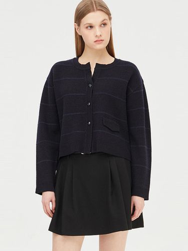 Woven Patch Drop Shoulder Cropped Pullover (SAKP05411DN) - Sisley - Modalova