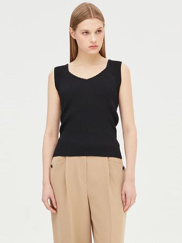 Scallop Sleeveless V-neck Knit Top (SAKP31431BK) - Sisley - Modalova